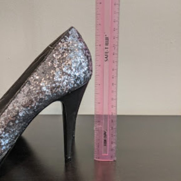 7.5 | Guess | Silver Glitter Peep Toe Heels - Picture 3 of 5